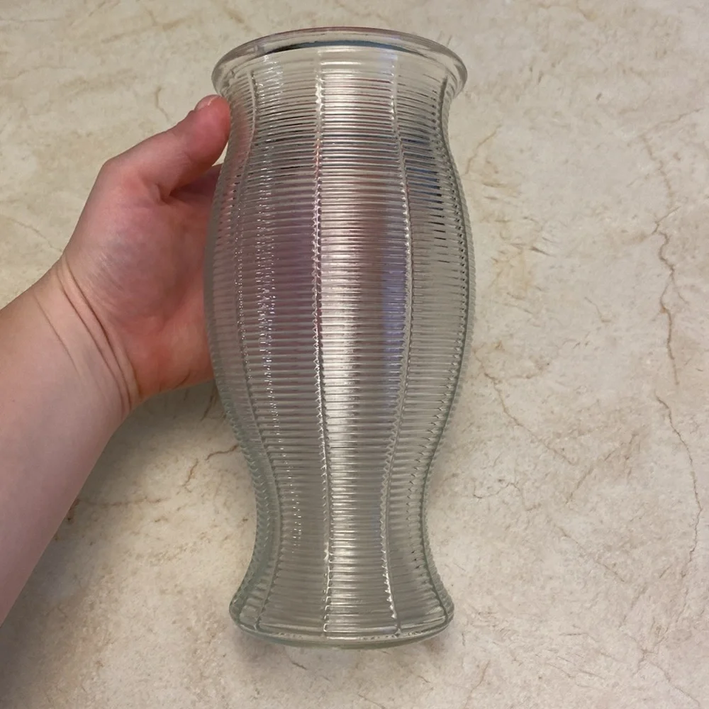 Mid-Century Modern Vase - Picture 4 of 11